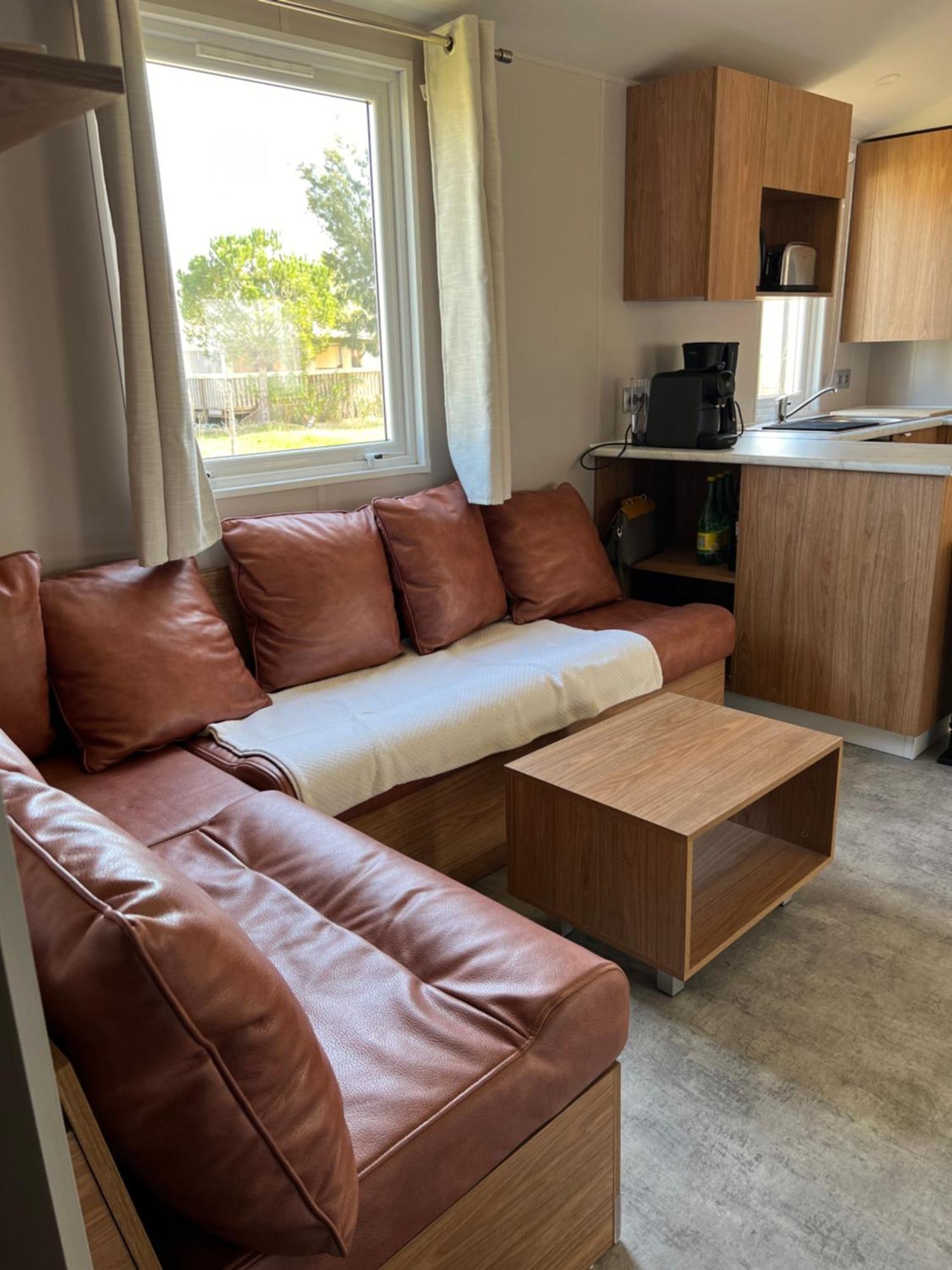 Mobil Home Neuf 6 P Climatise A Hyeres A 200 M De La Mer Dans Camping 4 Etoiles エクステリア 写真